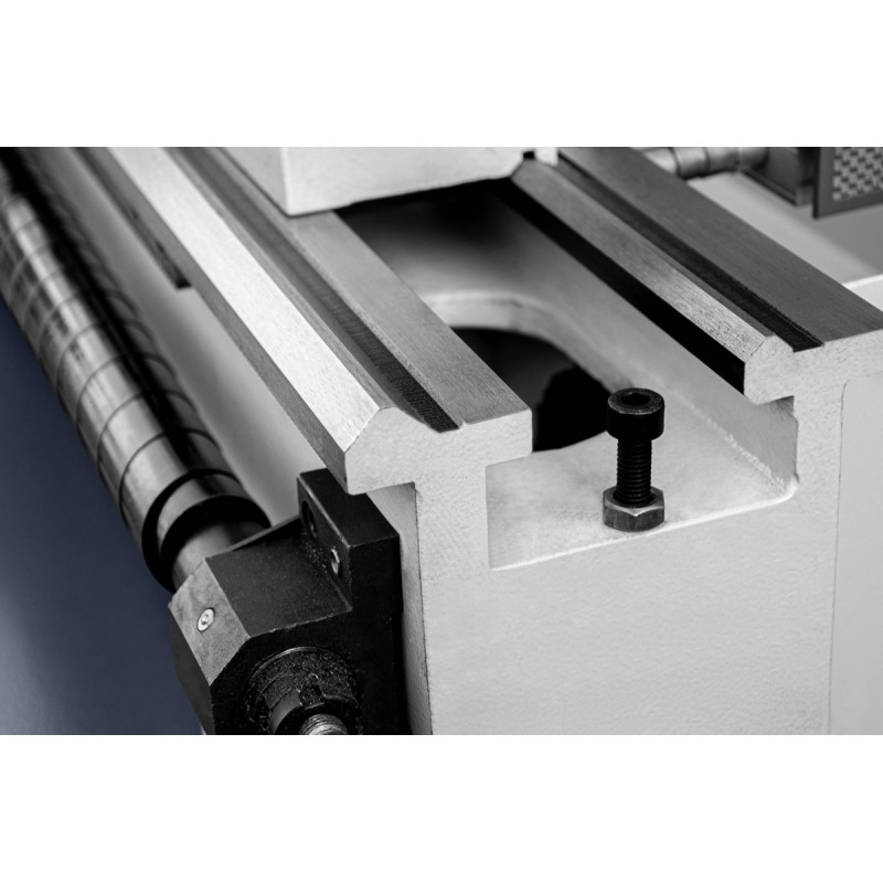 Dreh-Fräsmaschine CORMAK TYTAN Center 750 Vario + Drehmeißel + mitlaufende Körnerspitze