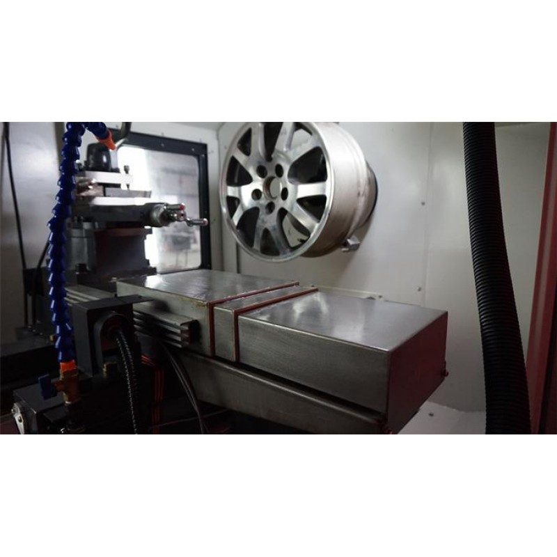 CNC-Drehmaschine CORMAK für die Renovierung von Aluminiumfelgen 32 Zoll