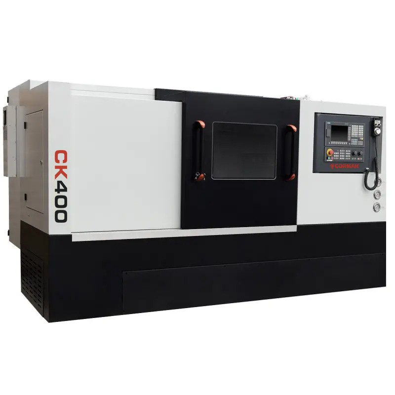 CNC-Drehmaschine CORMAK 400x1000 mit hydraulischem Spannfutter, 12 Werkzeugen und Steuerung SIEMENS SINUMERIK 808D