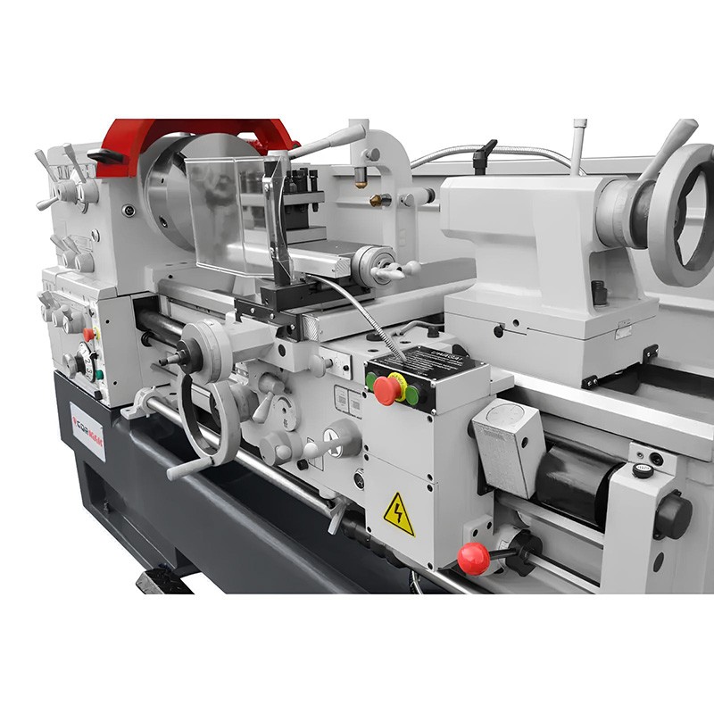 Konventionelle Universaldrehmaschine CORMAK 460 x 2000 + Drehmeißel + mitlaufende Spitze