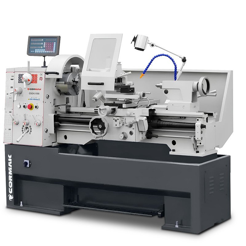 Konventionelle Universaldrehmaschine CORMAK 410x1000 mit 3-Achs-Digitalanzeige