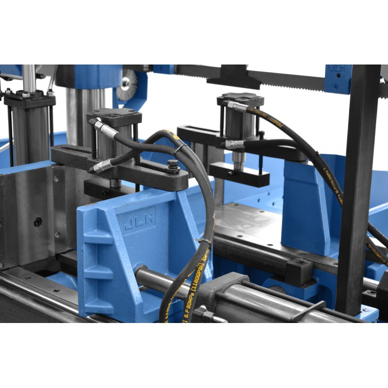 Automatische Doppelsäulen-Horizontalbandsäge für Metall CORMAK C33